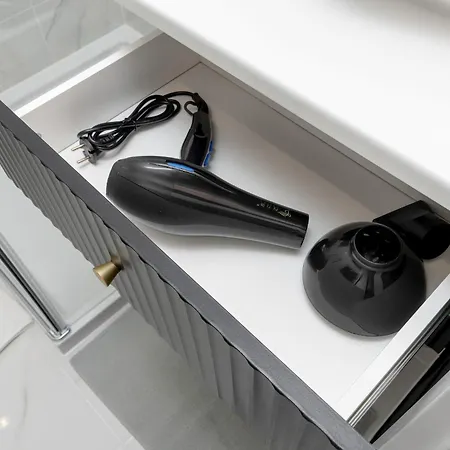 Elegant With Balcony In By Renters Appartement *