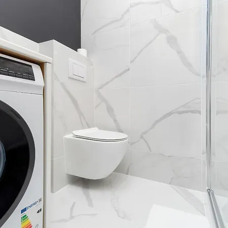 Appartement Elegant With Balcony In By Renters *