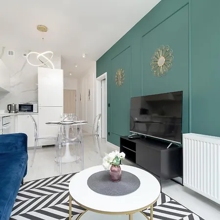 Elegant With Balcony In By Renters Apartament *