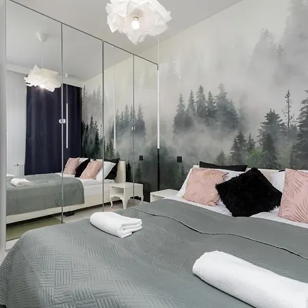 Elegant With Balcony In By Renters