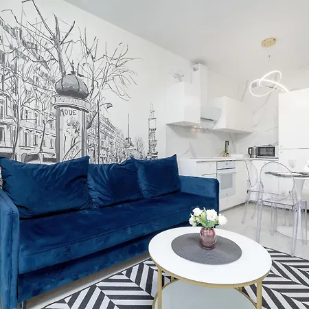 Elegant With Balcony In By Renters