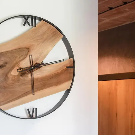 Elegant With Balcony In By Renters