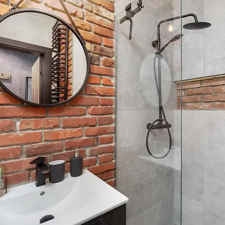 Elegant With Balcony In By Renters Daire *