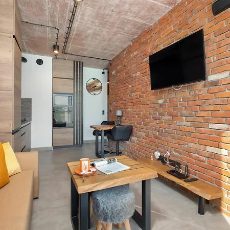 Elegant With Balcony In By Renters