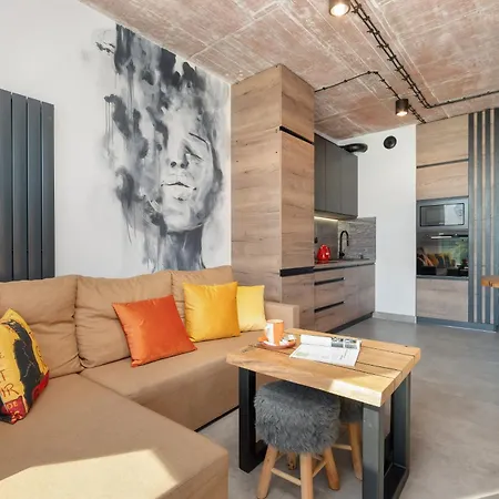 Apartment Elegant With Balcony In By Renters *