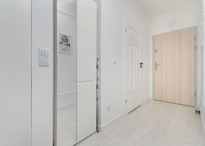 Elegant With Balcony In By Renters Apartman Rzeszów