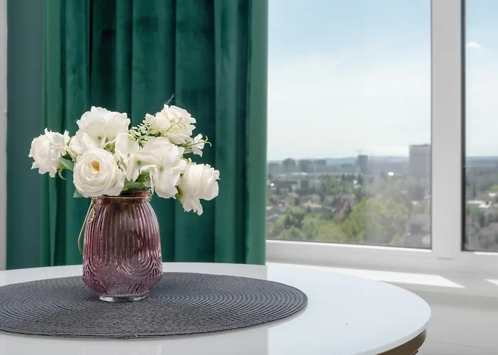 Appartement Elegant With Balcony In By Renters Rzeszów