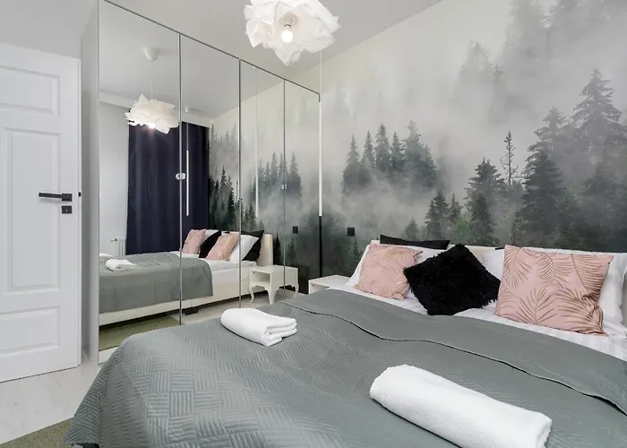 Elegant With Balcony In By Renters