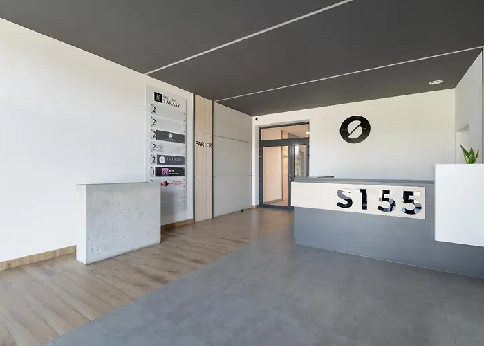 Appartement Elegant With Balcony In By Renters *