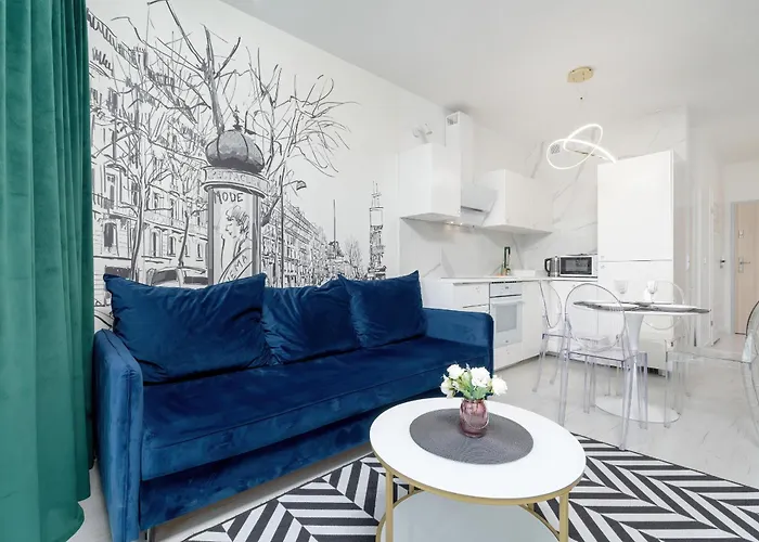 Elegant With Balcony In By Renters