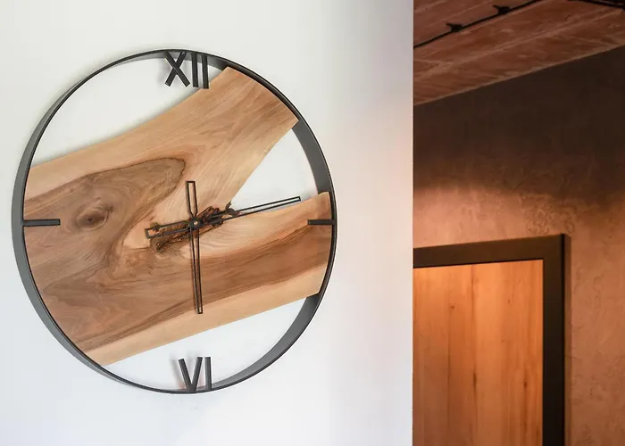 Elegant With Balcony In By Renters