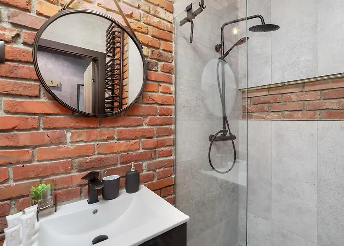 Elegant With Balcony In By Renters Apartmán *